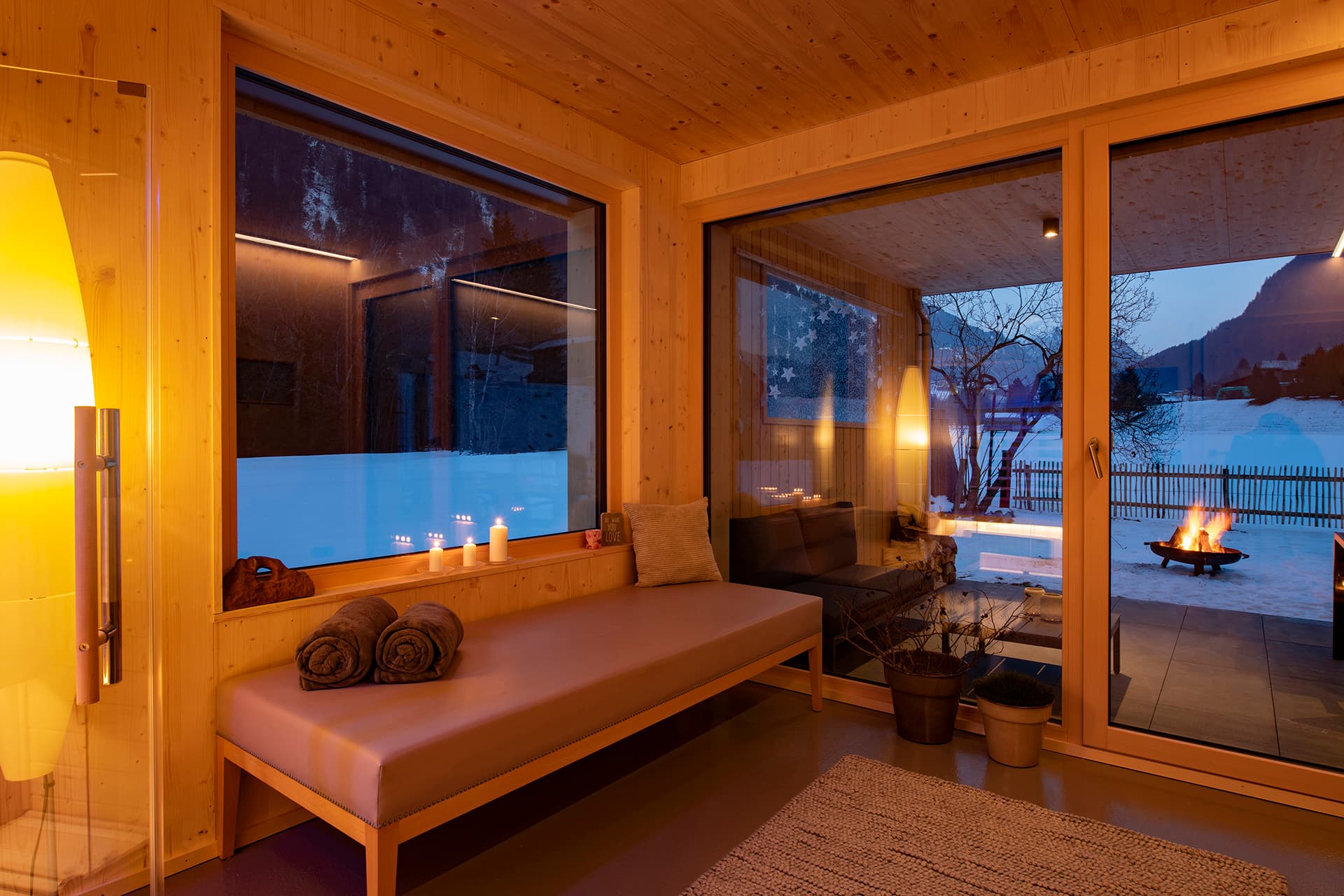 Ruhebank im Wellnessbereich