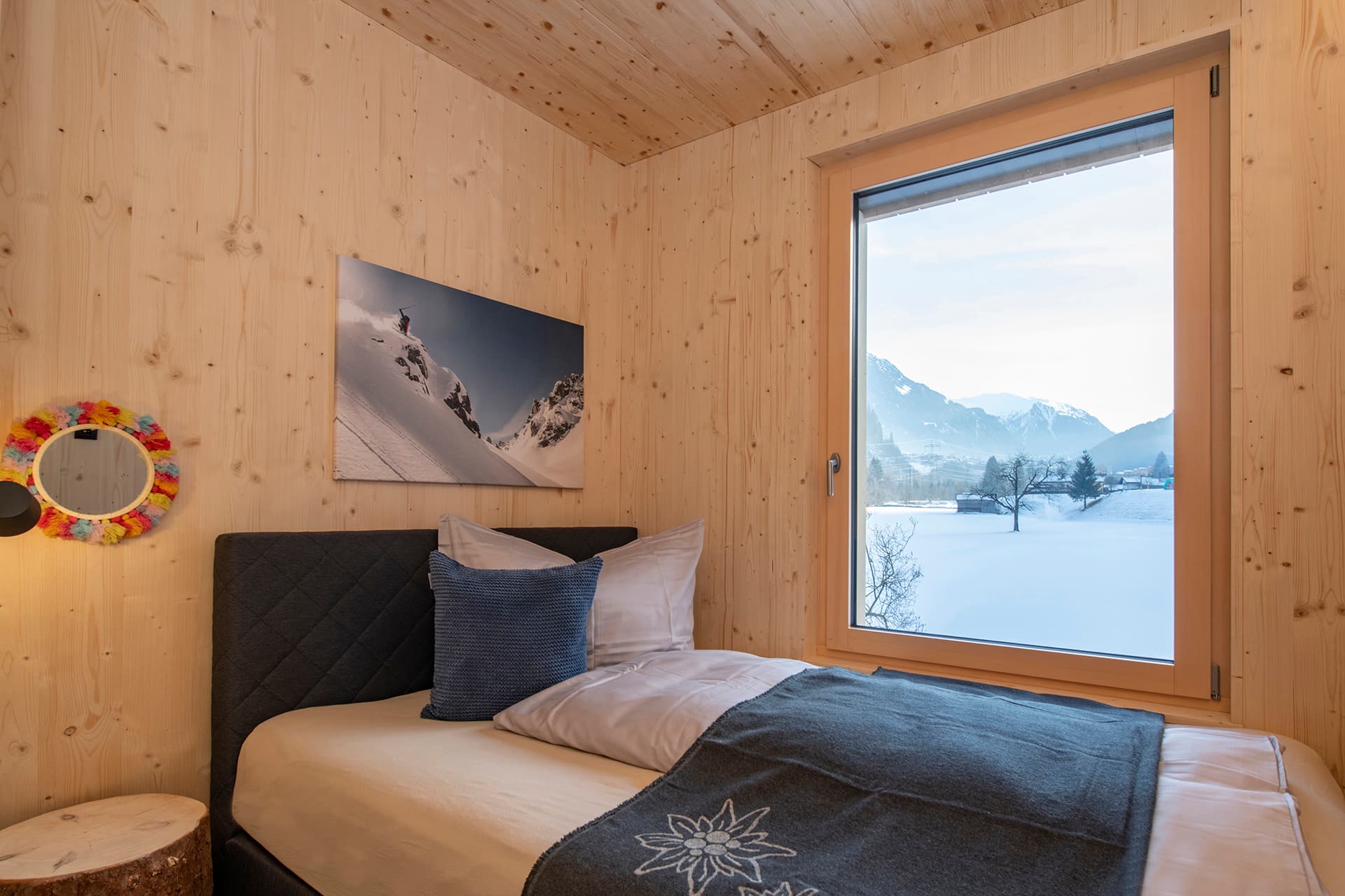 Schlaf- und Badezimmer im Ferienhaus Valtellina